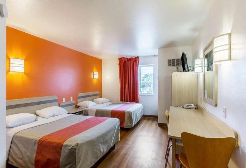 Четырехместный Номер Стандарт, Motel 6 Baraboo, Wi   Lake Delton Wisconsin Dells