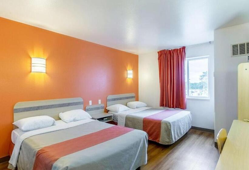 اتاق استاندارد چهار تخته, Motel 6 Baraboo, Wi   Lake Delton Wisconsin Dells