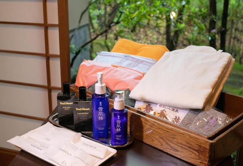 Номер Стандарт, Yufuin Onsen Hinoharu Ryokan