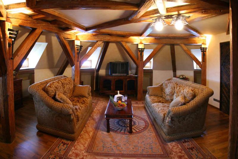 Люкс, Chateau Zbiroh