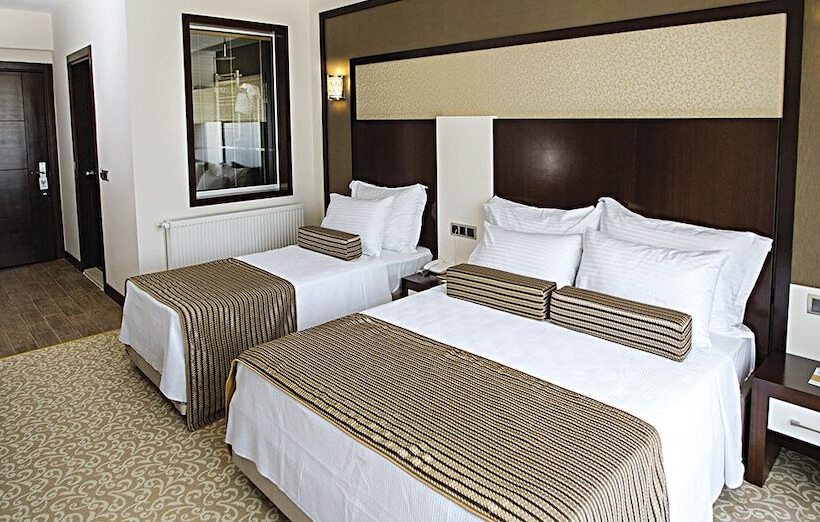 اتاق استاندارد سه نفره, Lavin Hotel & Spa