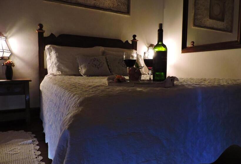 Quarto Estandar Cama Casal, Pousada Araujo Bazilio