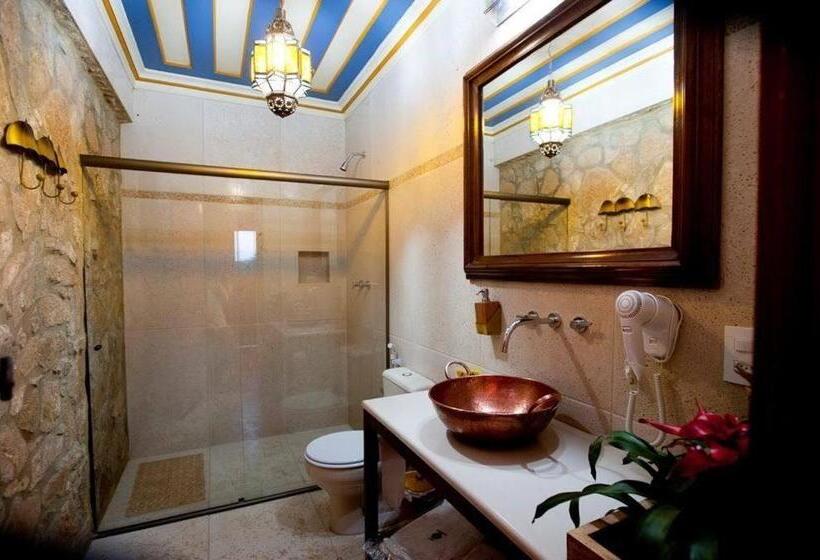 Quarto Estandar Cama Casal, Pousada Araujo Bazilio