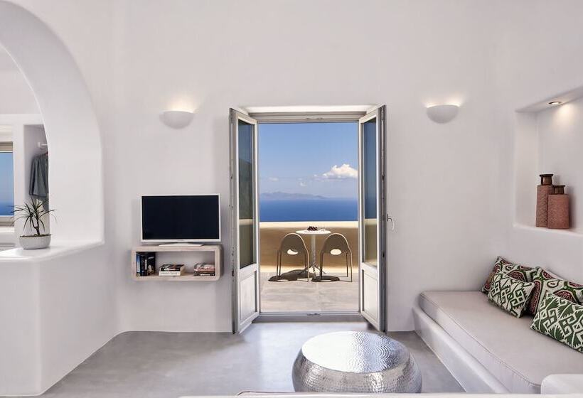 سوییت اجرایی, Skyfall Suites  Adults Only