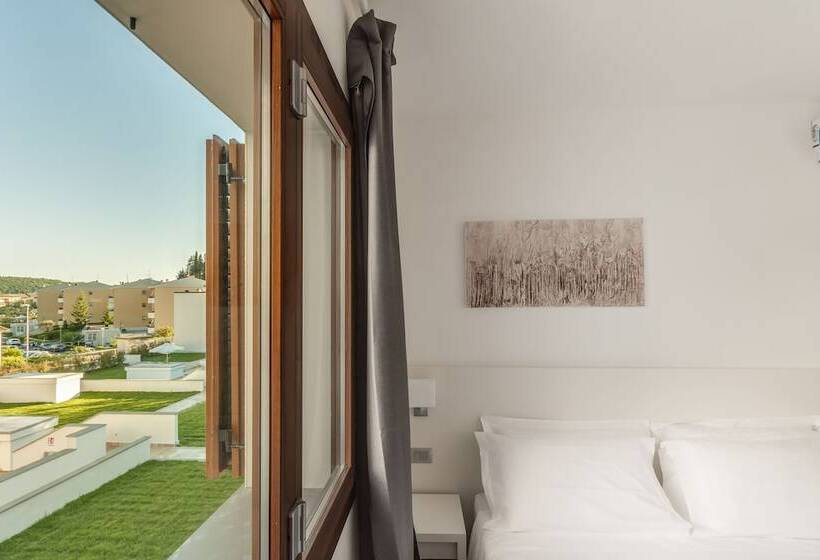 Номер Deluxe, The Florence Hills Resort & Wellness