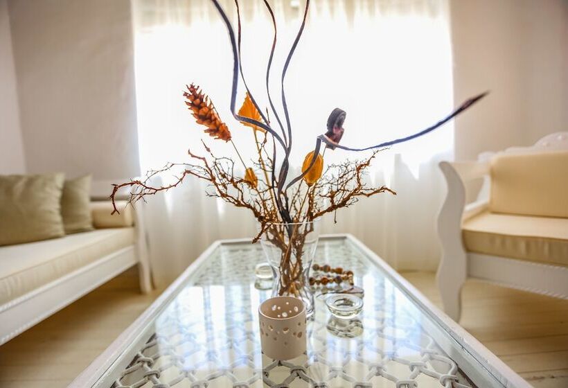 Люкс Семейный 2 Спальни, Tholaria Boutique
