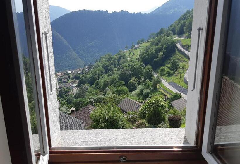 Четырехместный номер эконом класса с общей ванной комнатой, Ristorante Bellavista