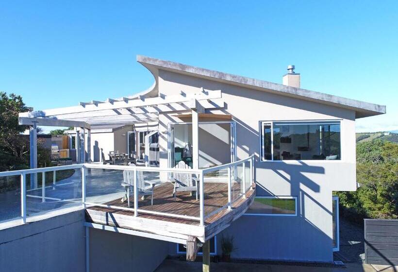 Дом 4 Спальни, Waiheke Island Vineyard Holiday Houses