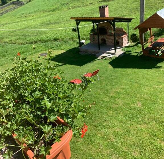 اتاق استاندارد سه نفره, Casa Natalia Raisa Arieșeni