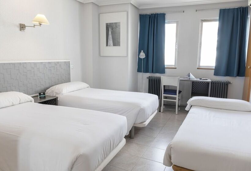 اتاق استاندارد سه نفره, Alda Centro Palencia