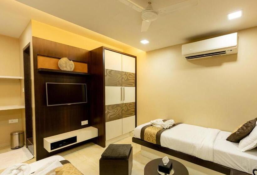 Quarto Deluxe, Colaba Suites   Near Taj Hotel, Mumbai