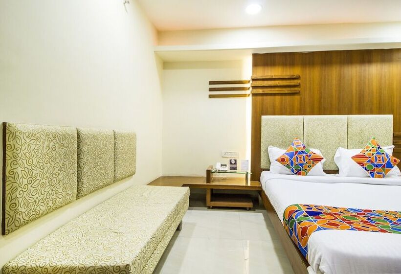 Номер Deluxe, Fabhotel Amrit Residency