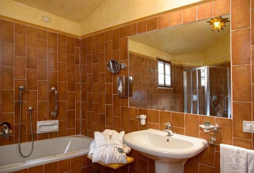 Номер Deluxe Кровать Куин, La Bagnaia Golf Resort