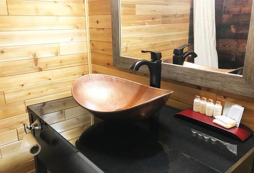 标准间, Copper River Inn