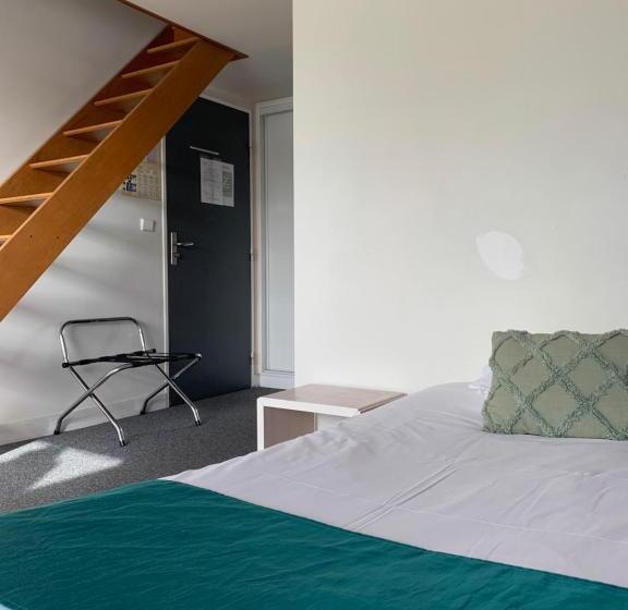 Номер Стандарт Трехместный, Hôtel De L Ile Du Saussay