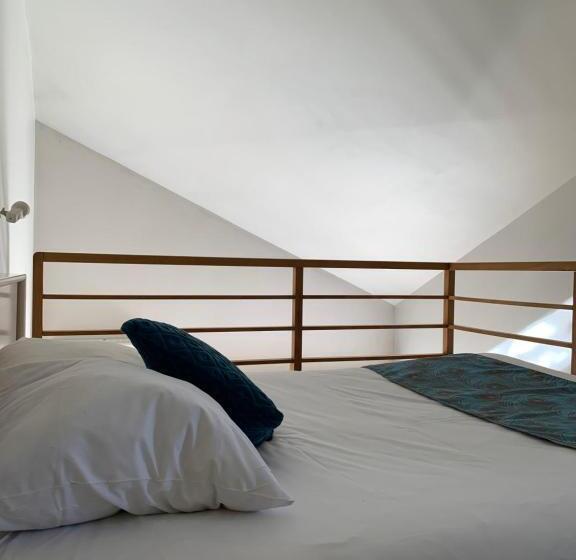 Номер Стандарт Трехместный, Hôtel De L Ile Du Saussay