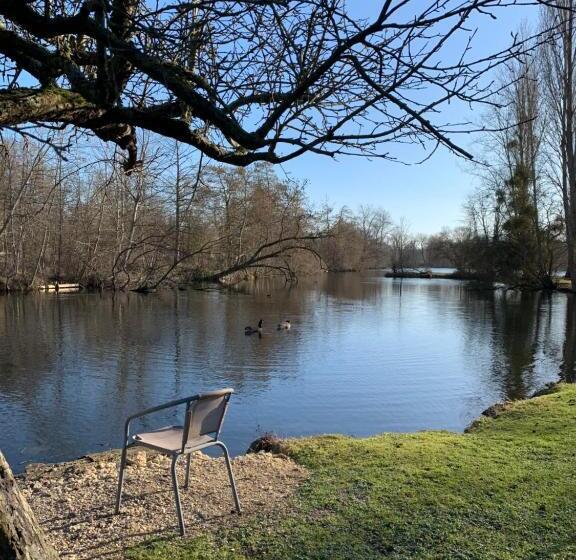 Номер Стандарт, Hôtel De L Ile Du Saussay