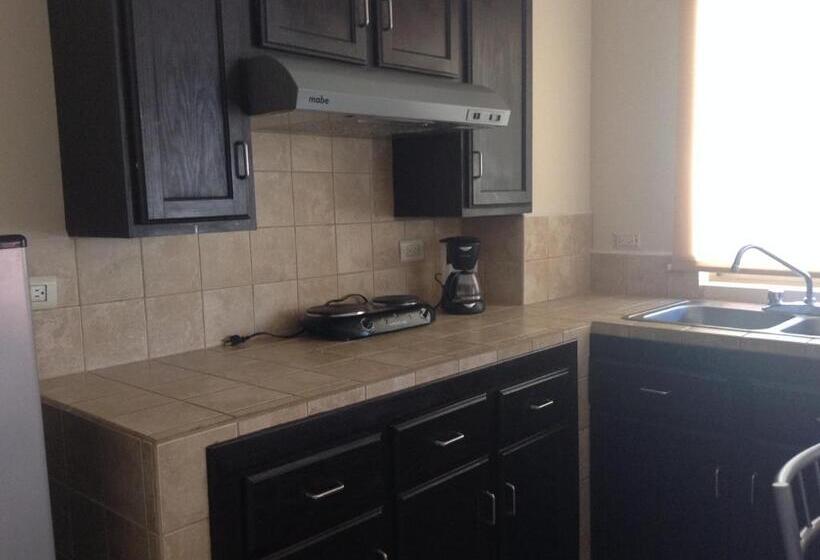 استودیوی استاندارد, Los Jitos Hotel & Suites
