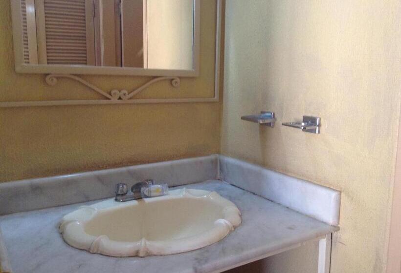 اتاق استاندارد با تخت بزرگ, Los Jitos Hotel & Suites