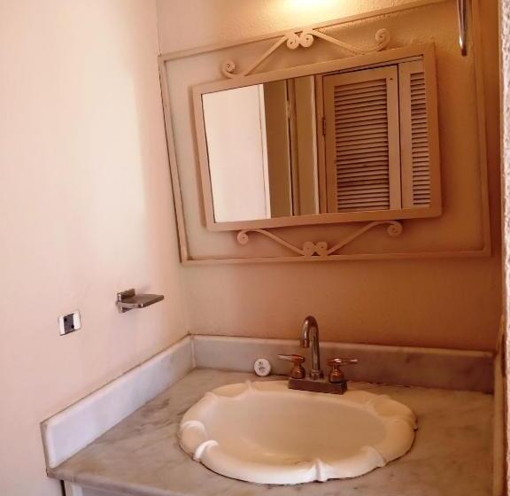 اتاق استاندارد با 2 تخت دوبل, Los Jitos Hotel & Suites