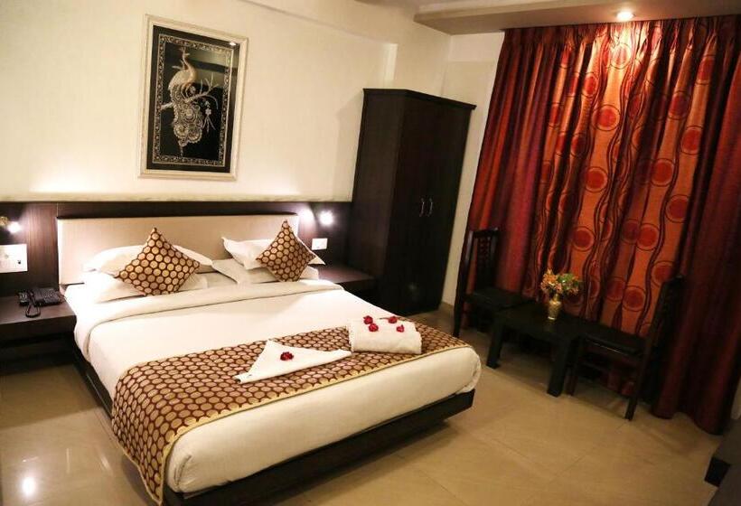 Quarto Deluxe, Narayans Leela Inn