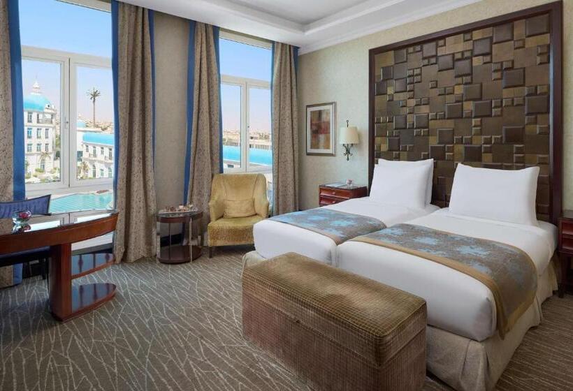 חדר דלוקס נוף בריכה, Royal Maxim Palace Kempinski Cairo