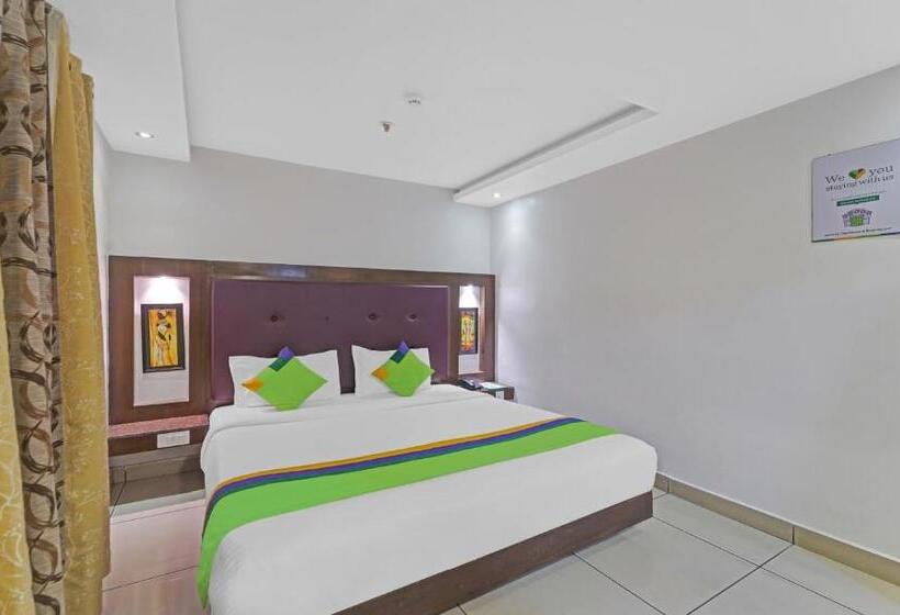 디럭스 룸, Treebo South Avenue, 700 Mts From Promenade Beach