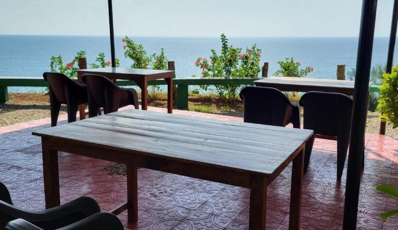 اتاق استاندارد با چشم‌انداز دریا, Seashore Beach Resort Varkala