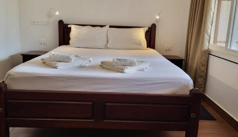 اتاق استاندارد با بالکن و چشم‌انداز دریا, Seashore Beach Resort Varkala