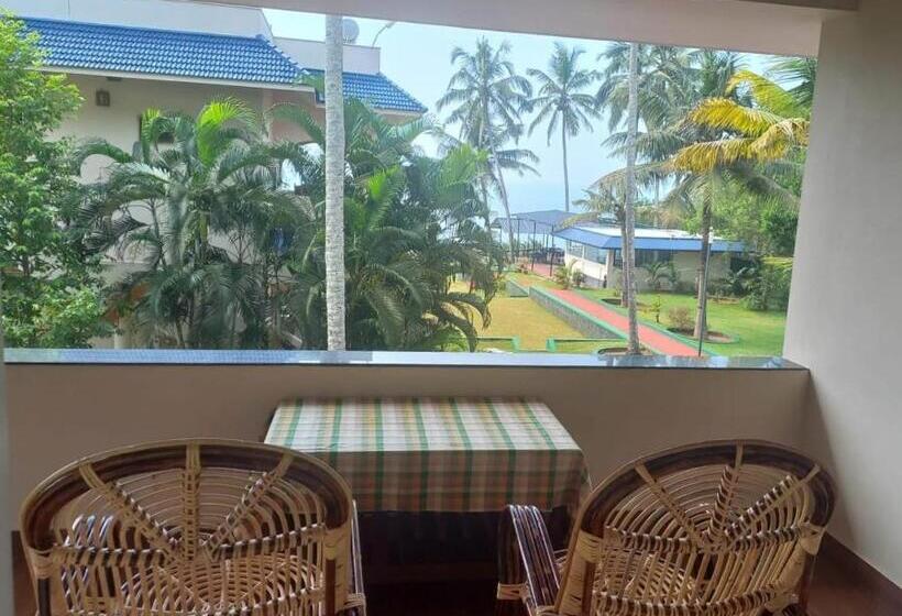 اتاق استاندارد با بالکن و چشم‌انداز دریا, Seashore Beach Resort Varkala