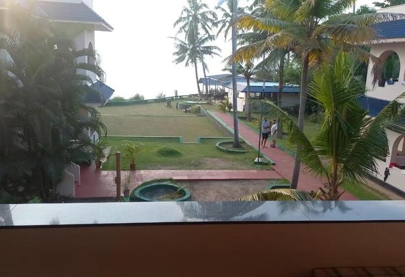 اتاق استاندارد با بالکن و چشم‌انداز دریا, Seashore Beach Resort Varkala