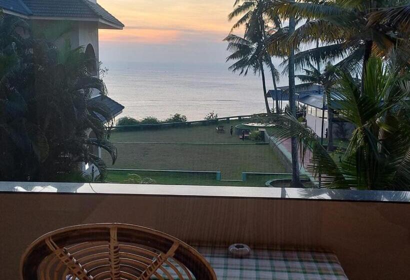 اتاق استاندارد با بالکن و چشم‌انداز دریا, Seashore Beach Resort Varkala