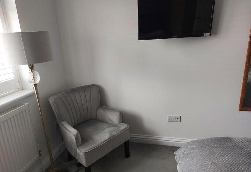 Номер Deluxe, Apple House Wembley