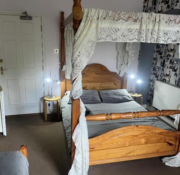 Четырехместный Номер Superior, Beverley Budget Inn