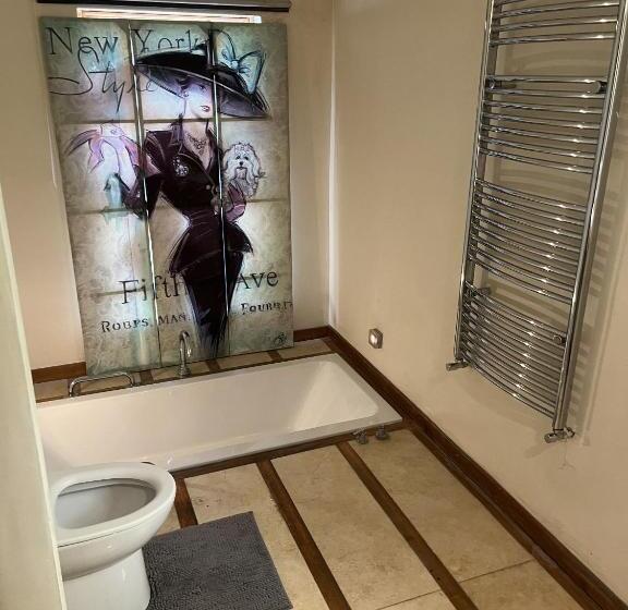 Четырехместный Номер Superior, Beverley Budget Inn