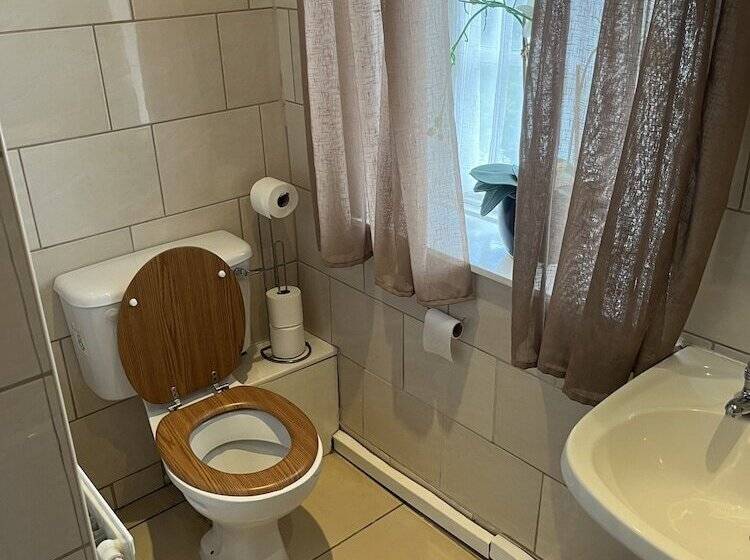 Номер Стандарт Совместная Ванная, Beverley Budget Inn