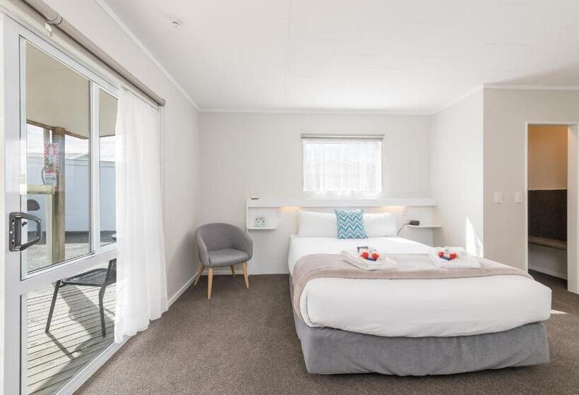 Студия Superior, Abbey Court Motel