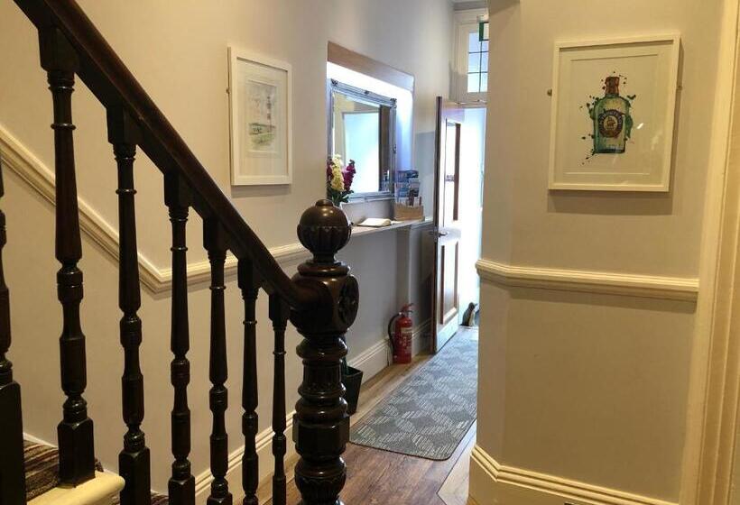 اتاق استاندارد, Edgcumbe Guest House