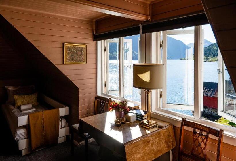 Семейный Номер, Fjærland Fjordstove Hotell   Huseby Hotelldrift As