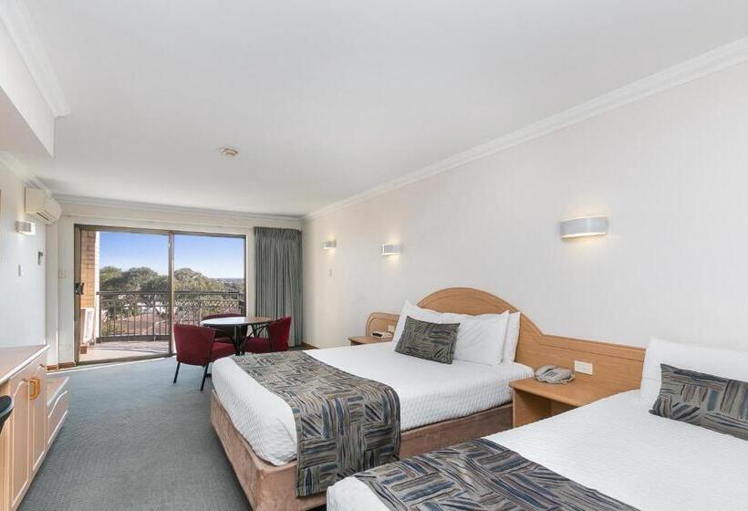 سوییت, Great Eastern Motor Lodge