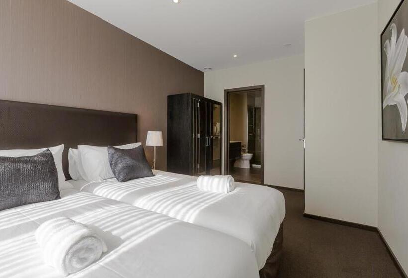 דירת 5 חדרי שינה, Queenstown Village Apartments