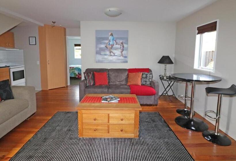 آپارتمان 2 خوابه, Sumner Bay Motel