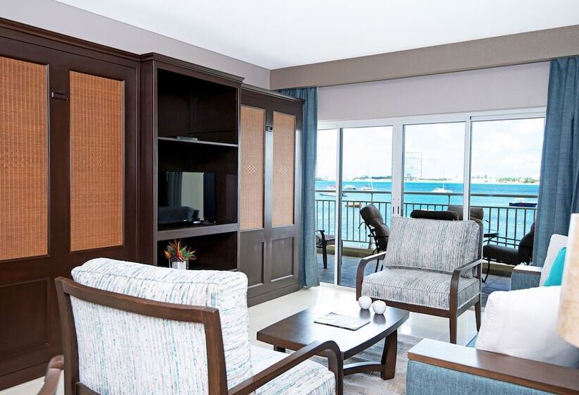 سوییت با چشم‌انداز دریا, The Villas At Simpson Bay Resort