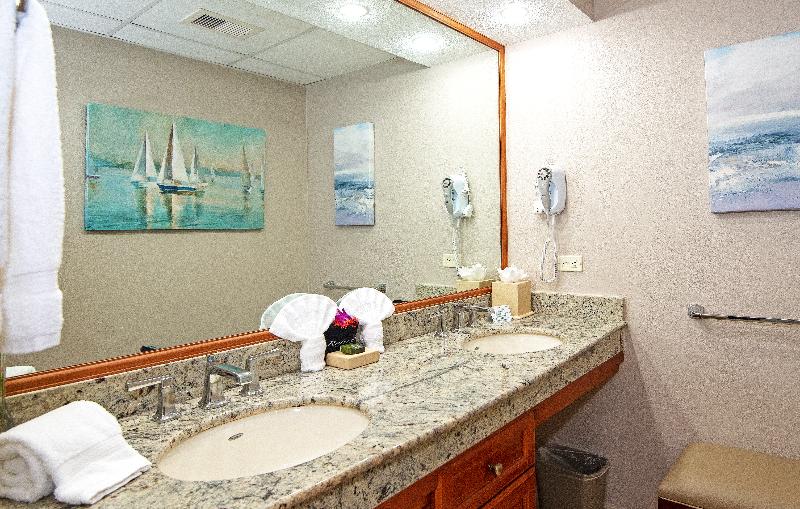 سوییت با چشم‌انداز دریا, The Villas At Simpson Bay Resort