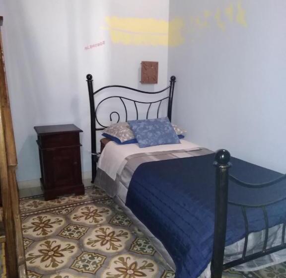 اتاق استاندارد سه نفره, La Corte Di Lucina