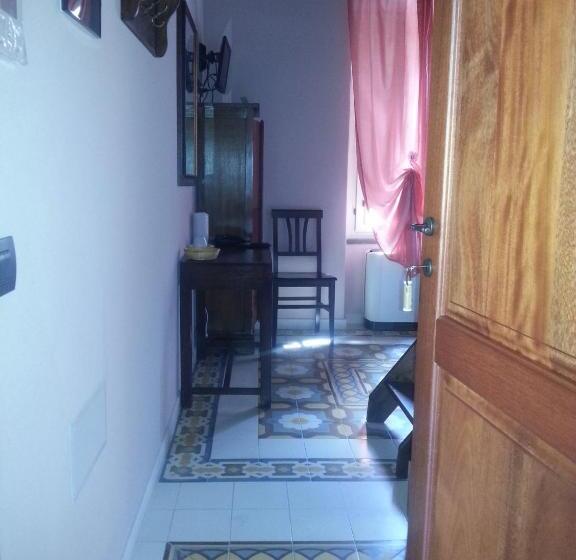 اتاق استاندارد یک نفره, La Corte Di Lucina