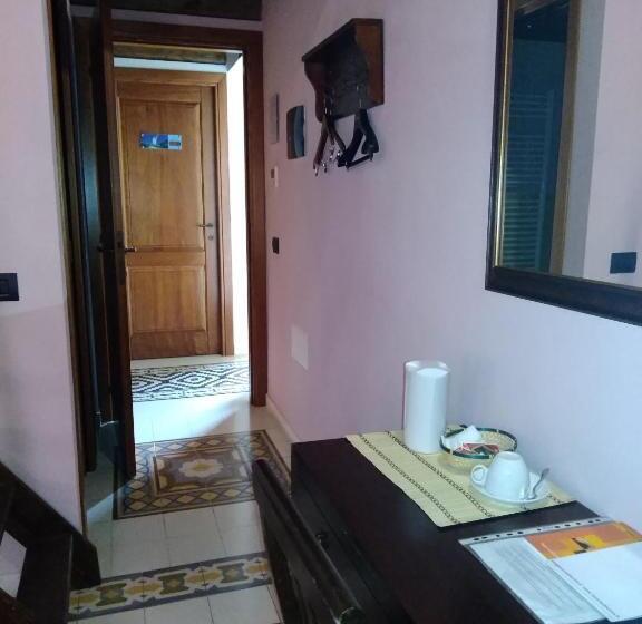 اتاق استاندارد یک نفره, La Corte Di Lucina