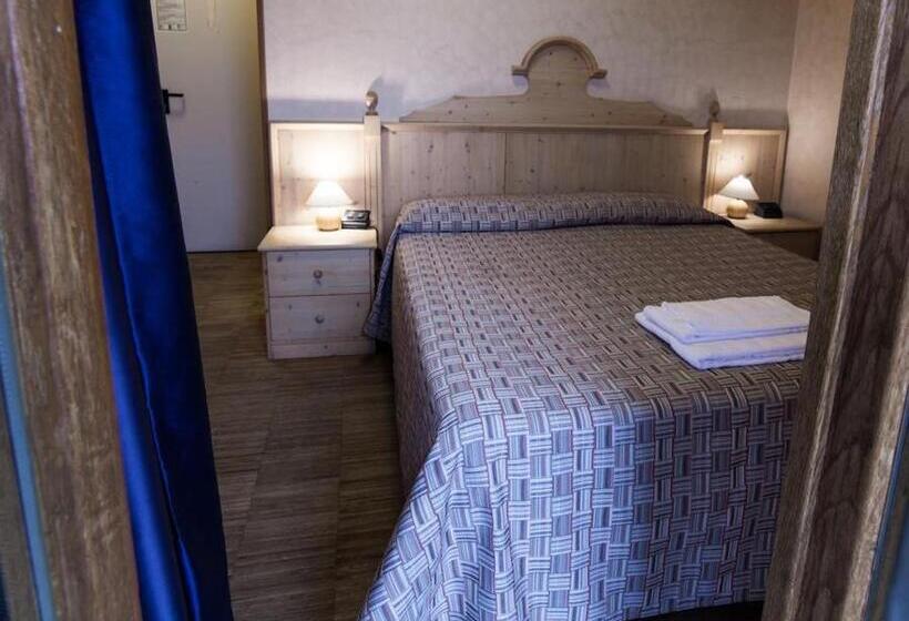 اتاق پنج‌تخته استاندارد, Rifugio Sapienza