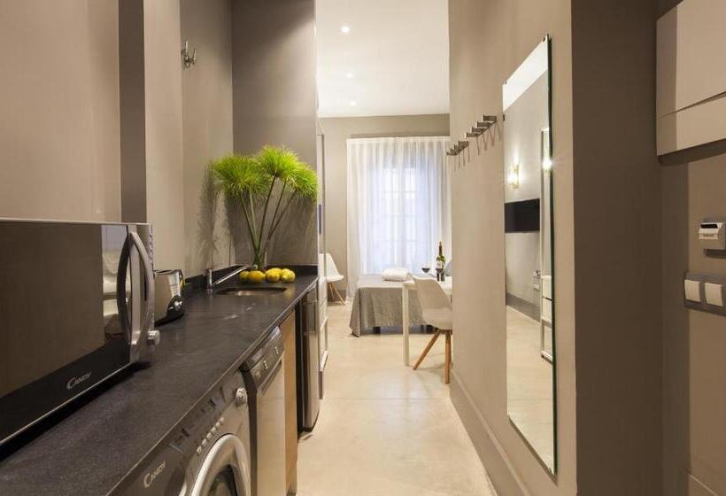 Студия Стандарт, Kare No Apartments By Sitges Group