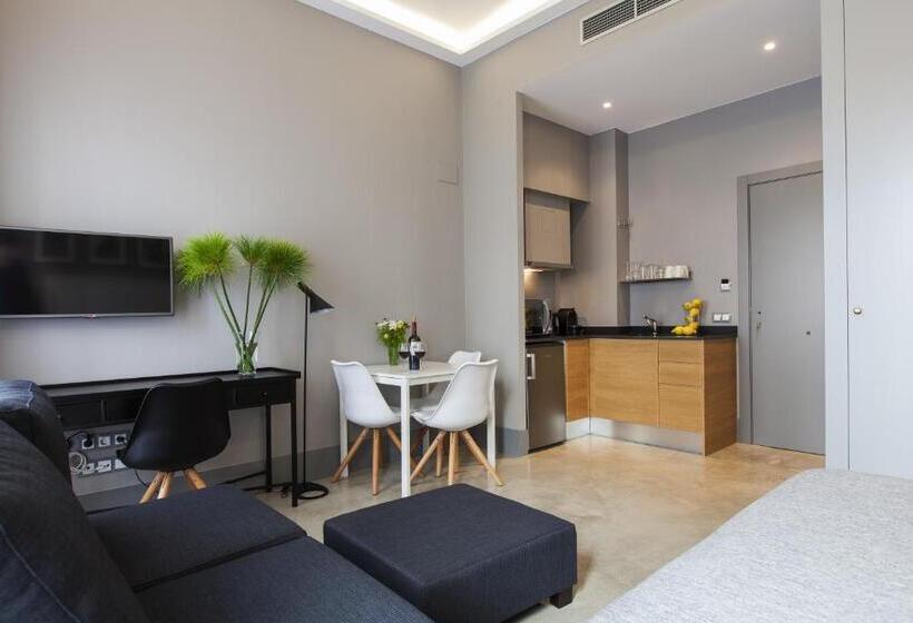 Студио Стандарт с Балконом, Kare No Apartments By Sitges Group